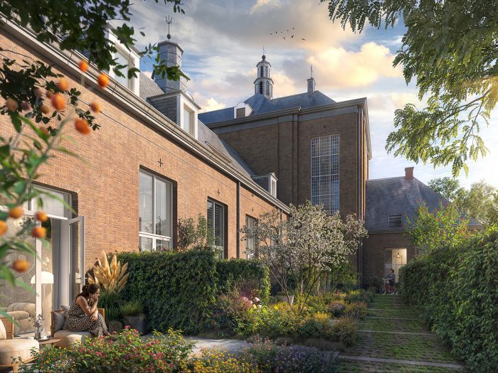 Transformatie Mariakerk Valkenswaard – groene binnentuin met nieuwe woningen tegen de kerkgevel, weelderige beplanting en bloesembomen, bewoner op terras bij avondlicht.