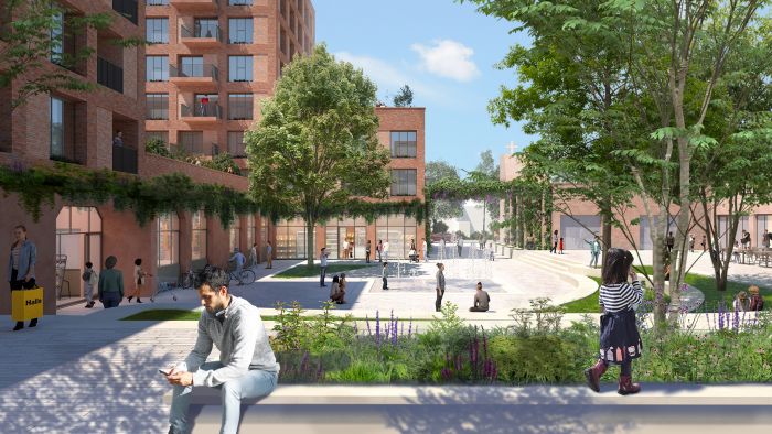 Levendige binnentuin met bakstenen appartementen, pergola’s met groen, bomen en een centrale fontein waar mensen wandelen, zitten en spelen.