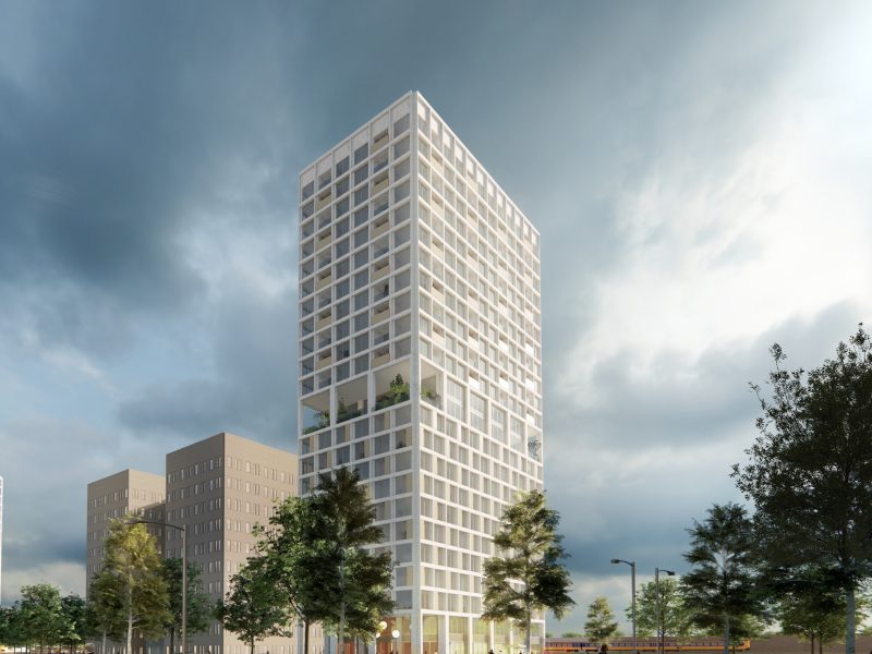 Impressie van woontoren Knoop XL Eindhoven – slanke toren met wit gevelraster en inspringende loggia’s met groen, omringd door bomen en lagere gebouwen onder een bewolkte lucht.